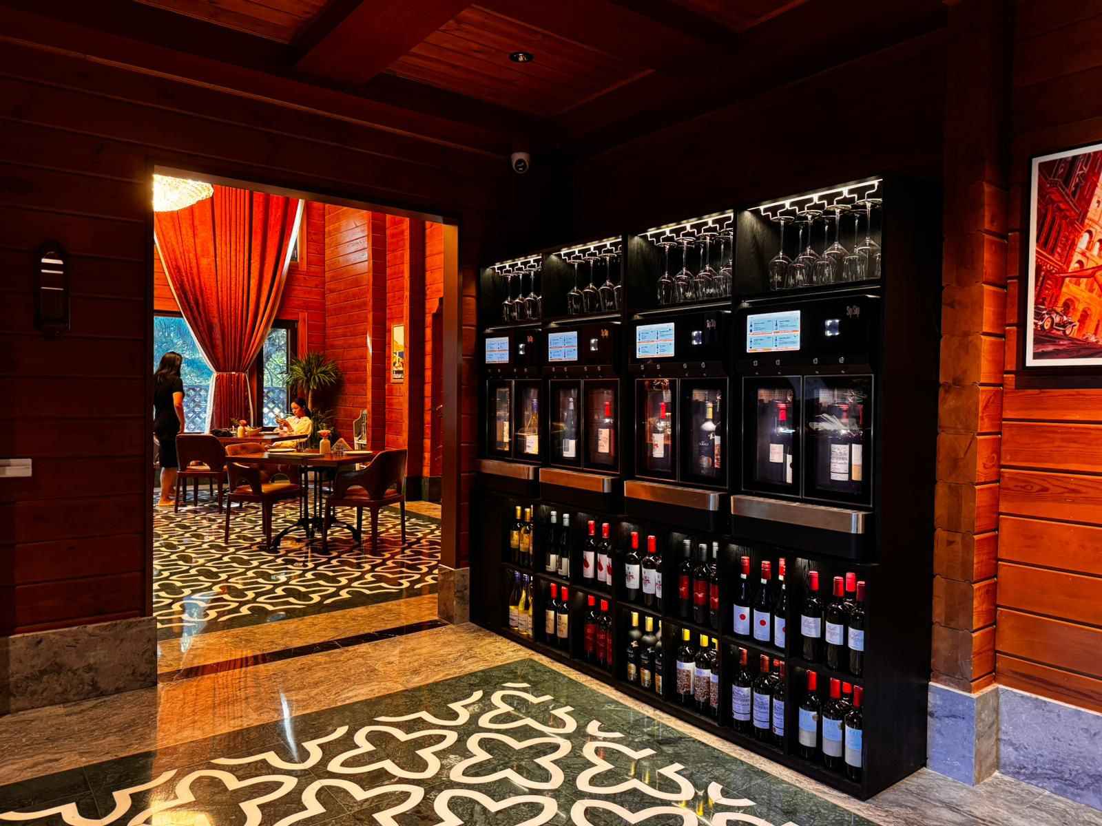 Sip Siip AI Smart Wine Dispenser (4 Bottles Self Serve)